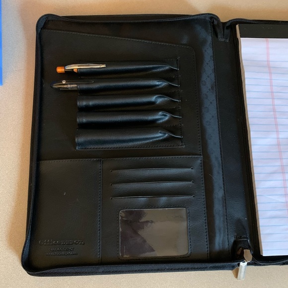 FORAY Bi-Fold Padfolio - Picture 4 of 5